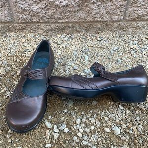 Dansko bronze slip on dress shoe size 38